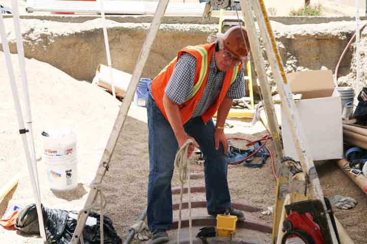 Confined Space
Entry-Dan Napier, CIH Dan Napier, CIH at Fuel Tank Entry